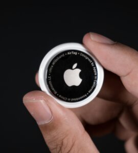 Protect your luggage with Apple AirTags