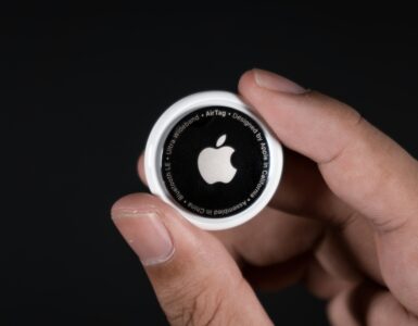 Protect your luggage with Apple AirTags